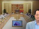 Đòn đánh của Thủ tướng chỉ “gãi ngứa” cho Hai Nhật! Hôm ngày 12/8, ông Lê Thanh Hải lại một lần nữa bị đưa lên thớt. Lần này ông Phạm Minh Chính cho xóa tư cách chức vụ Chủ tịch Ủy ban Nhân dân TPHCM và các chức vụ khác, do có những vi phạm, khuyết điểm trong công tác và Trung ương đã thi hành kỷ luật về Đảng. Thật ra chức vụ này ông Lê Thanh Hải không còn nắm giữ nữa, có xóa tư cách ấy thì ông cũng chẳng hề hấn gì. Việc làm này chỉ khiến cho ông Thủ tướng trở một anh diễn hài hơn là một lãnh đạo chính phủ. Tại hội nghị Trung ương lần thứ 9 khóa XIII hồi giữa tháng 5/2024, ông Lê Thanh Hải bị Trung ương cách tất cả chức vụ trong Đảng. Tuy nhiên, vẫn không có bất kỳ động thái nào khởi tố ông cựu bí thư thành ủy này. Hậu quả ông này để lại vô cùng nghiêm trọng nhưng không được xử lý thì răn đe được ai? Ông Lê Thanh hải đã ăn no nê chán chê rồi mà chẳng trả giá gì. Vụ án Trương Mỹ Lan là vụ án vô cùng lớn. Nếu không có bàn tay bảo kê của ông Lê Thanh Hải thì vị đại gia này không thể thâu tóm rất nhiều khu đất vàng ở Sài Gòn. Thế nhưng khi xử bà Trương Mỹ Lan, Chính quyền lại tạo vùng cấm đối với ông trùm đất Sài Gòn một thời này. Trong vụ án Trương Mỹ Lan, Lê Minh Hưng là người giúp bà Lan thâu tóm ngân hàng SCB, thế nhưng ông Hưng cũng là vùng cấm. Luật pháp chỉ dùng cho dân nhưng với quan chức, nó không có tác dụng. Nghiêm trọng nhất là vụ án Thủ Thiêm. Rất nhiều dân oan mất đất. Cũng đã có những cái chết vì không chịu nổi sự áp bức của Chính quyền. Vụ án này kéo dài hơn 20 năm và đi vào bế tắc. Kẻ sai là Lê Thanh Hải cùng với bộ sậu lại không bị xử lý, dân oan vẫn không được giải oan. Chức vụ như là chiếc áo mà quan chức mặc trên người, Lê Thanh Hải đã lột bỏ nó từ lâu nhưng bây giờ Phạm Minh Chính mới tuyên bố “lột”. Trò hề này chỉ ,“gãi ngứa” cho ông cựu Chủ tịch Ủy ban Nhân dân thành phố. Trần Thái Hưng-Thoibao.de