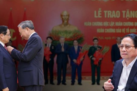 Nóng: Sự thật tấm Huân chương của Tô Lâm trao cho Thủ Chính là Quân công hay Độc lập?