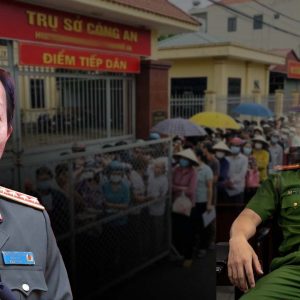 Hồng vệ binh online: Ai đang cầm cờ chính nghĩa?